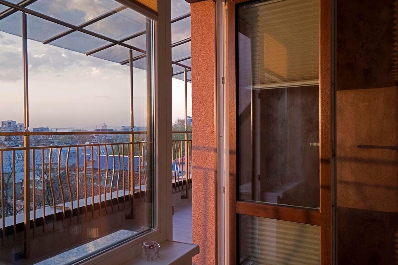 Center Apartment With Amazing View Sofia Buitenkant foto
